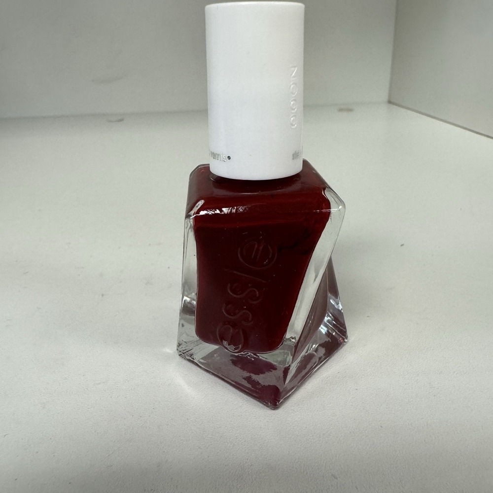 Essie Gel Couture Nail Polish- BUBBLES‎ ONLY 345 , 0.46oz New Without box